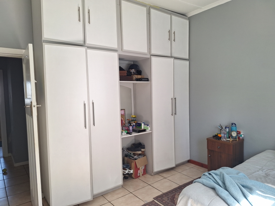 To Let 5 Bedroom Property for Rent in Retief Eastern Cape